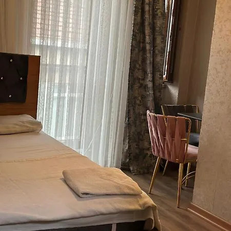 Eyuep Kral Small Hostal *