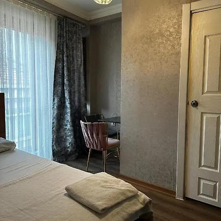 Eyüp Kral Small İstanbul